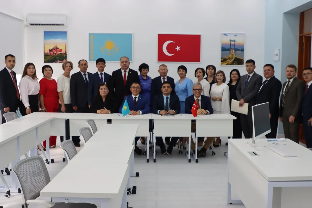 M. Utemisov West Kazakhstan University 10